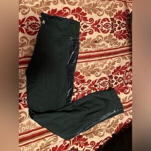 Victoria’s Secret PINK COZY green leggings with velvet stripe
